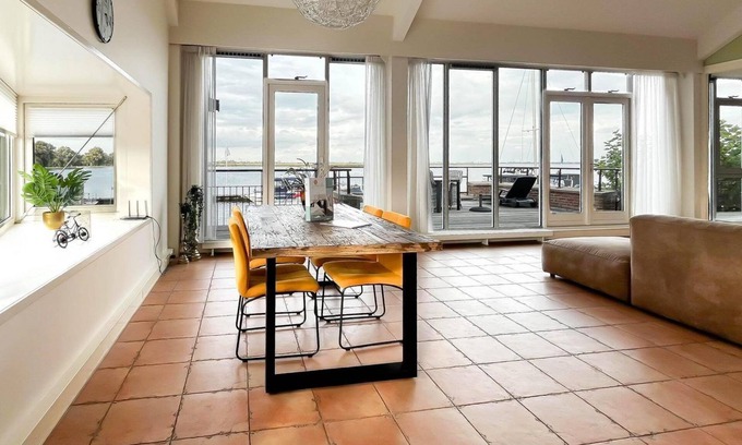 Municipality of Uitgeest House | Penthouse with a view of the Uitgeestermeer