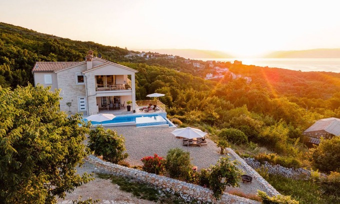 Zagore Apartment | Penthouse with excellent sea views