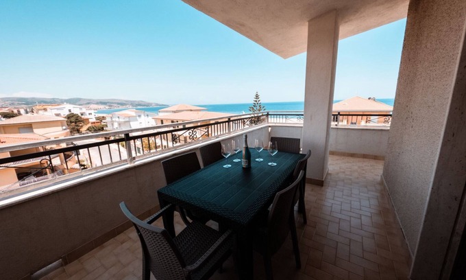 Marina di Strongoli Apartment | Penthouse with sea view terraces