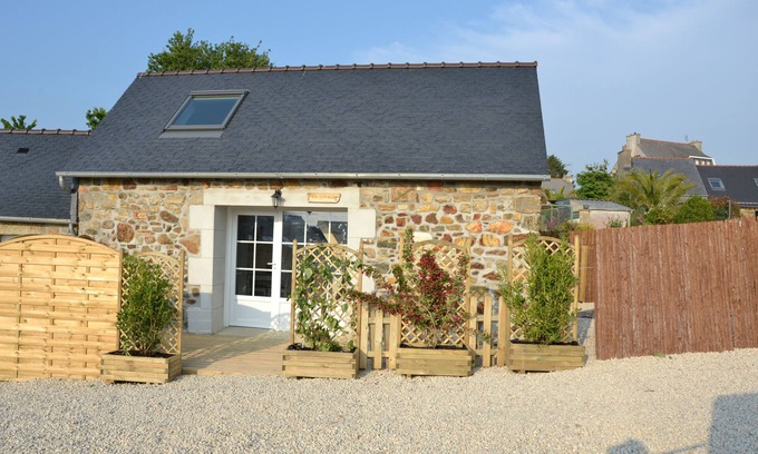 Camaret-sur-Mer House | Penty, ideal for couple, 500 m from sea, GR 34, 1km from Voie Verte (bicycle path)