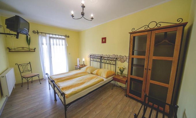 Sturovo Villa | Penzion El Camino