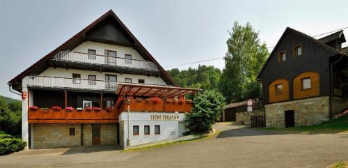 Kunratice House | Penzion Kamzík