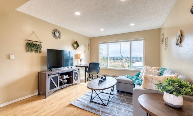 Highline Apartment | Perch - Cascade Vue 53 BY Betterstay: 1BR | SeaTac | Southcenter