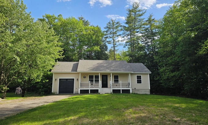 Sanford House | Perfect 3-bedroom, 2-Bath house in Sanford with WiFi Near 3- Coastal Beaches!