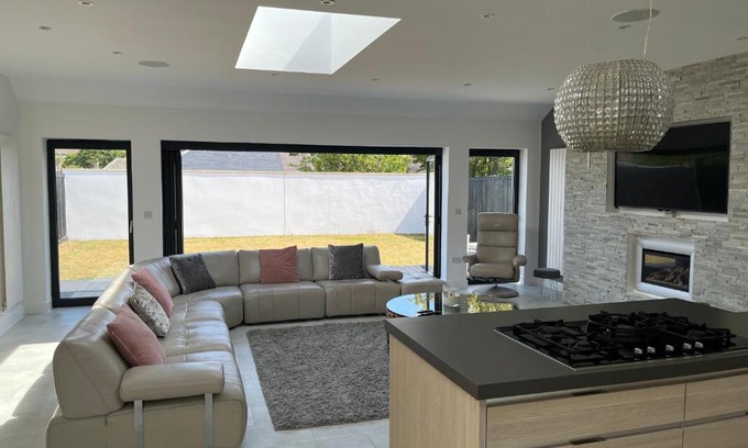 Duddingston House | Perfect 4 bedroom 2 bathroom Home