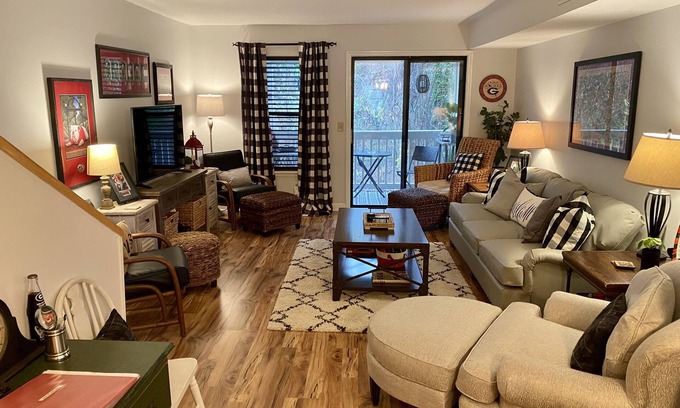 Athens Condo | Perfect Athens Getaway Townhome-Close to downtown and UGA