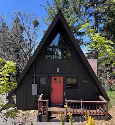 Running Springs House | Perfect Fall Romantic Getaway! 60's Time Capsule