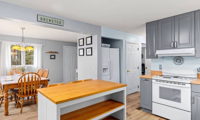 Brewster House | Perfect for Families! Pet-friendly Brewster home near beaches and trails