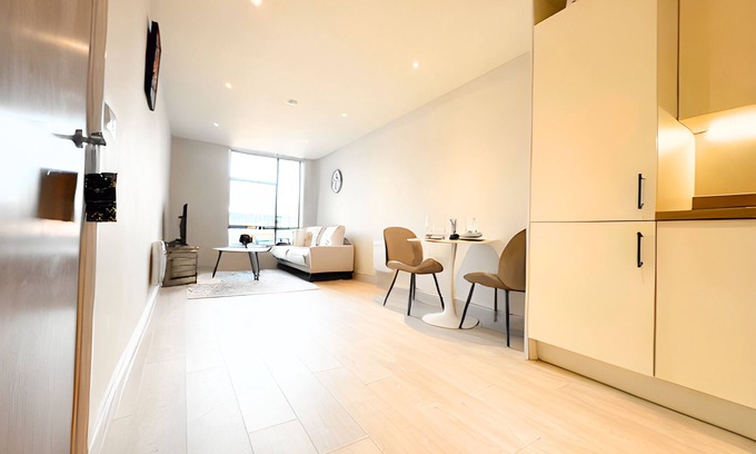 Leeds City Center Apartment | Perfect for Professionals and Long Stays