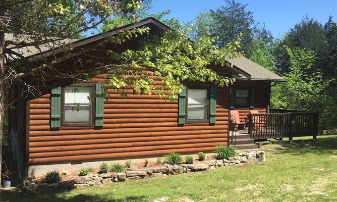 Eagle Rock Cabin | Perfect Lakefront Cabin On Table Rock With Hot Tub and WiFi