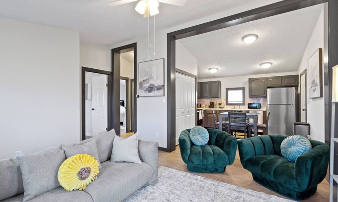 Westfield House | Perfect Large Group Getaway Near Grand Park, Ruoff Music Center