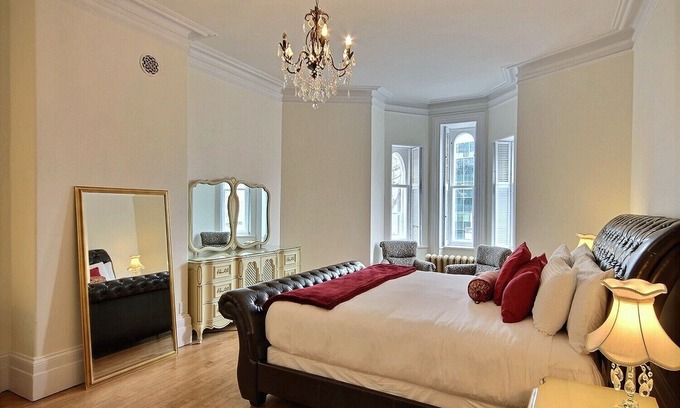 Saint-Jean-Baptiste Apartment | Perfect location! Perfect Stay! On Grand Allée, Next to Plains of Abraham