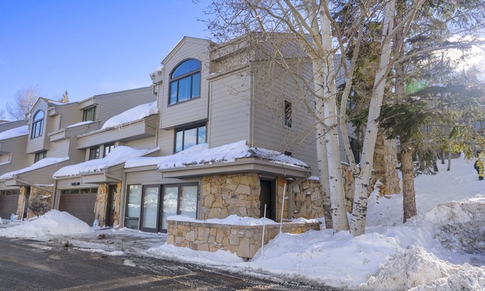 Deer Valley Condo | Perfect location, walk to Main St! RENOVATIONS complete for 2025/2026!