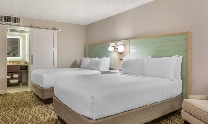 Lake Buena Vista Hotel | Perfect Orlando Getaway! Outdoor Pool with Slides, Shuttle to Disney Parks