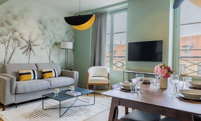 Notre-Dame-des-Champs Apartment | Perfect Paris Stay: One Bedroom Apartment On Rue De Sèvres