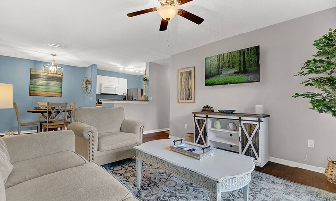 Mount Pleasant Apartment | Perfectly located just a short distance to beach and downtown Charleston