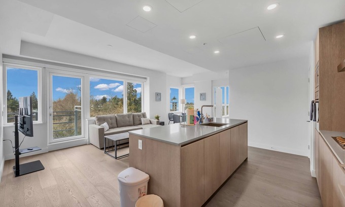 Riley Park-Little Mountain Condo | Perfectly Located NEW Condo for Explore Vancouver