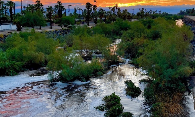 Tahquitz River Estates Condo | Perfectly located Palm Springs 2 bedroom 2 bathroom ground floor pool side condo