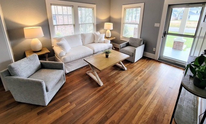 East Hill House | Perfectly Placed East Hill Bungalow