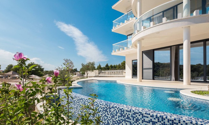 Rogoznica Resort | PERLA RESORT LUXURY APARTMENTS LOCATED ON CHARMING BEACH IN ROGOZNICA CROATIA