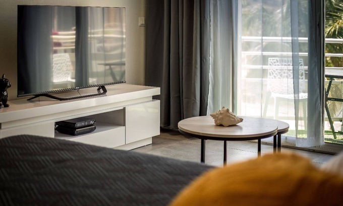 Marigot Apartment | Perle des Sables -Condo with pool + private beach in Marigot