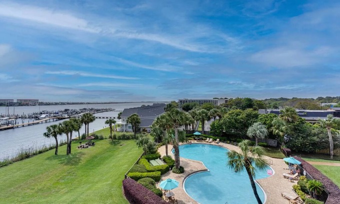 Fort Walton Beach Condo | Perrydise @ Pirates’ Bay