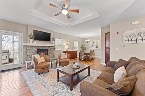 Branson House | Personal Getaway. Golf Resort Gem. Great Location!
