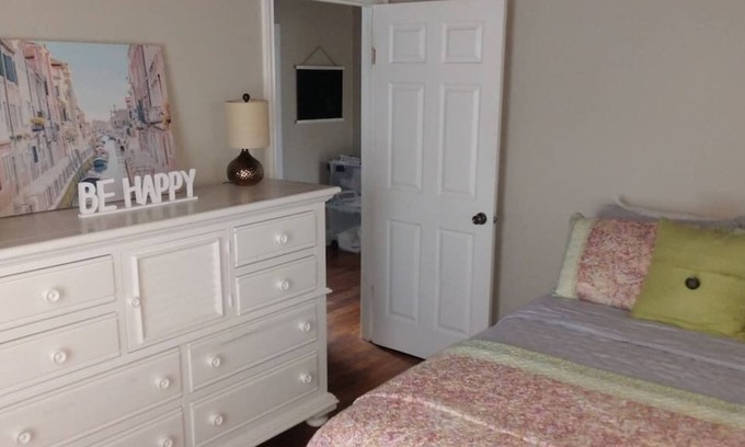Clayton House | Pet Friendly 2 Bedroom Home in Downtown Clayton