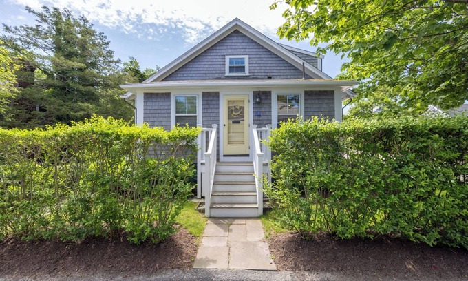 Nantucket Town House | Pet friendly 5 bedroom in town Nantucket