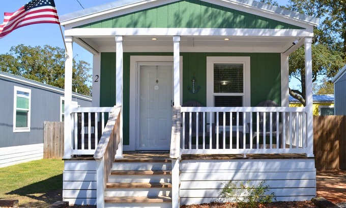 Navarre Cottage | Pet friendly, affordable vacation rentals