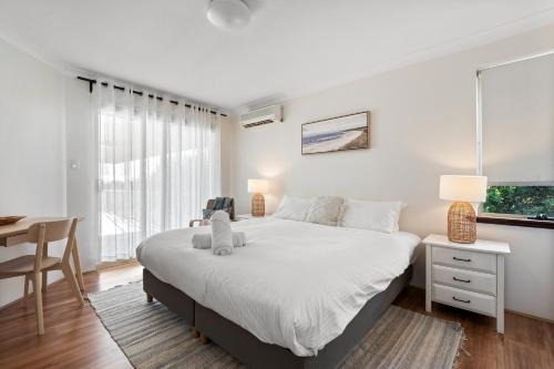Halls Head House | Pet-friendly Beachfront Family Retreat