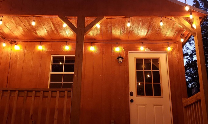 Colmesneil Cabin | Pet friendly cabin on 6 acres, near lakes