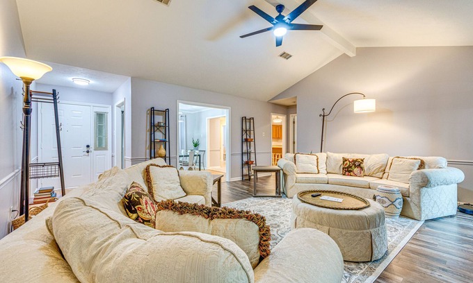 Conway House | Pet-Friendly Conway Home: 1 Mi to Hendrix College!