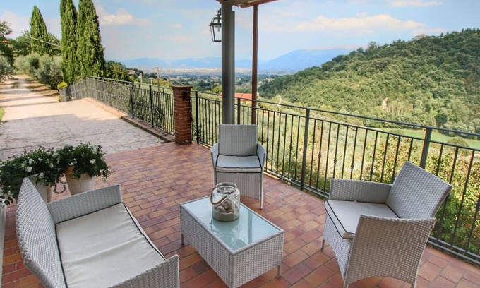 Bettona Cottage | Pet-friendly Cottage With Pool