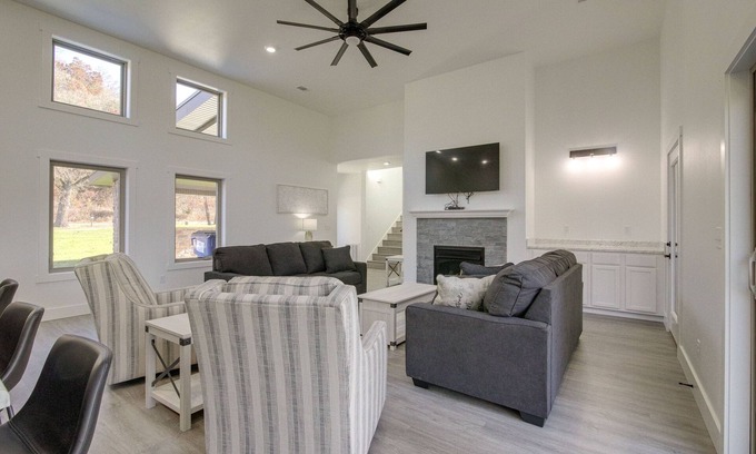 Cotter House | Pet-Friendly Cotter Retreat w/Deck & Gas Grill!