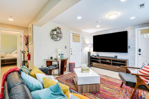 Colesville Apartment | Pet-Friendly DC Area Condo with Yard!