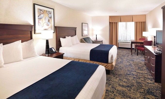 Rio Grande Hotel | Pet-Friendly Escape Near Downtown – Comfort Awaits l 2 Modern Rooms+ Breakfast