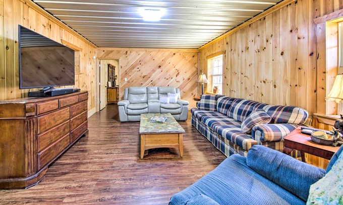 Ellijay House | Pet-Friendly Ellijay Escape w/Yard & Grill!