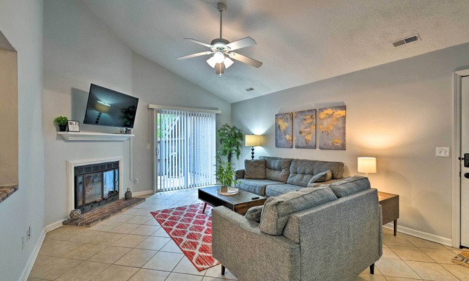 Fayetteville House | Pet-Friendly Fayetteville Escape w/Grill!