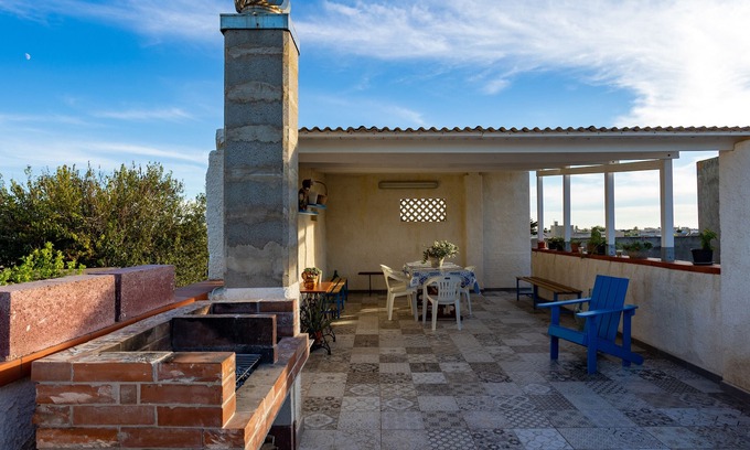 Tre Fontane House | Pet-Friendly Holiday Home Casa Vacanza di Vito with Garden