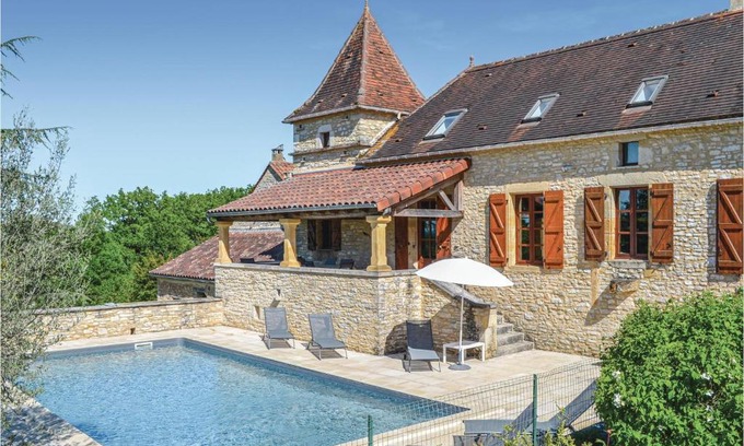 Gindou House | Pet Friendly Home In Gindou With Kitchen