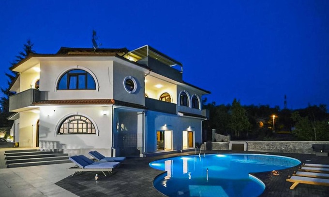 Veli Brgud House | Pet friendly home in Jurdani with sauna