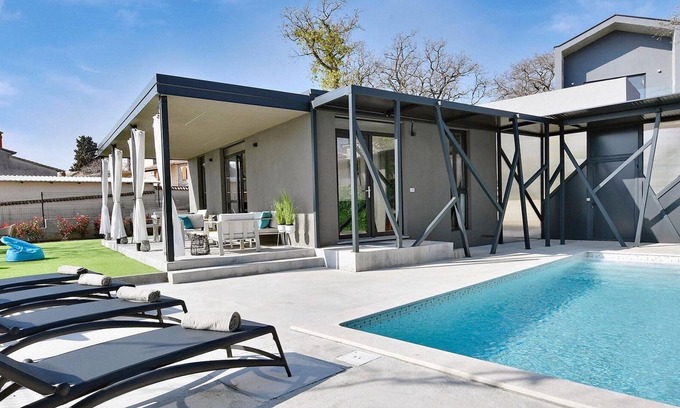 Baderna House | Pet friendly home in Porec