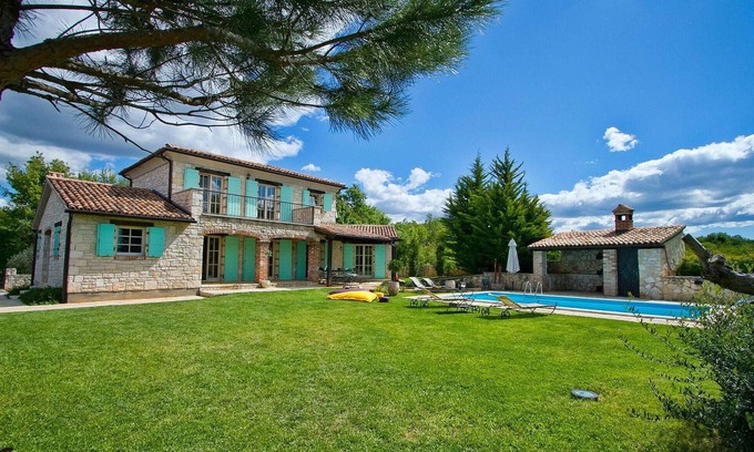 Radetici House | Pet friendly home in Tinjan