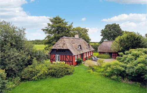 Vejle House | Pet Friendly Home In Vejle With Kitchen