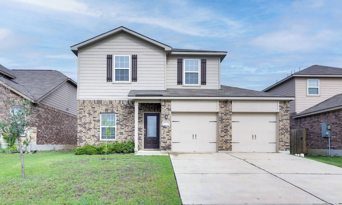 Manor House | Pet-Friendly Home w/Fenced Yard in Manor