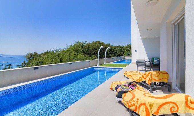 Novi Vinodolski Apartment | Pet friendly apartment