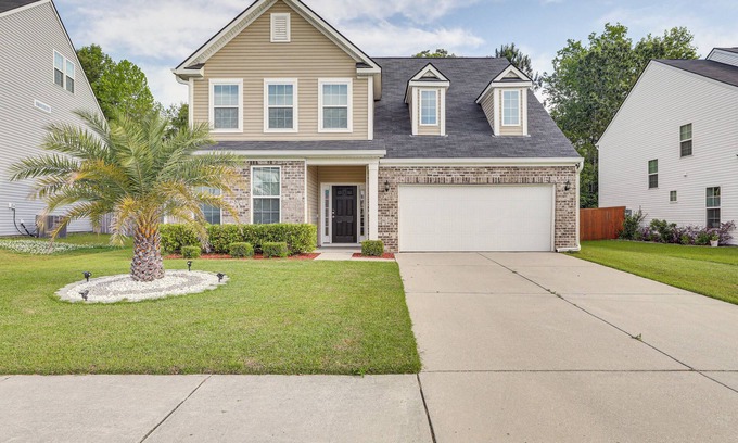 Ladson House | Pet-Friendly Ladson Home: 23 Mi to Charleston!