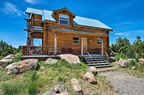 Spanish Valley House | Pet-Friendly Moab Cabin with Mtn Views and BBQ!