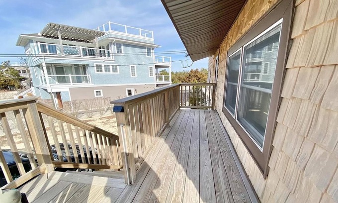 Loveladies House | Pet Friendly. Ocean Block. Single Family. Private Yard. Beach Badges. Sunday to Sunday rental. WIFI.